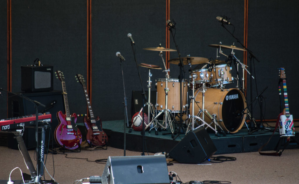 Hot Water, Kirstenbosch, concert, drum kit, guitar, musician