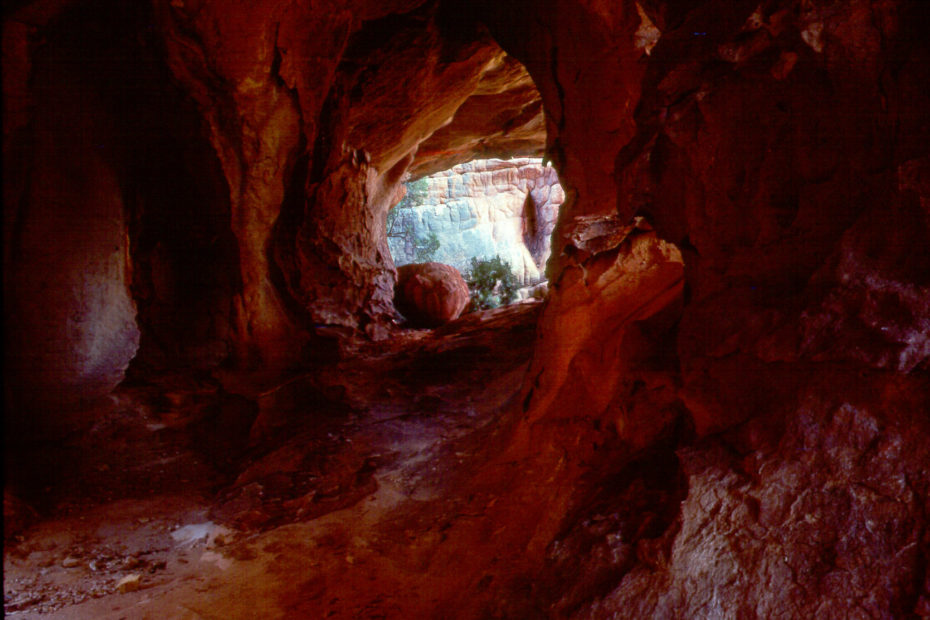 Kromriver, Stadsaal, cave, rocks, wide angle
