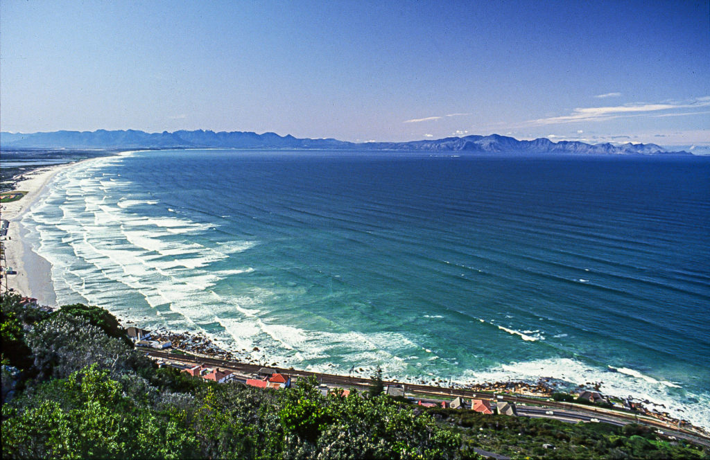 False Bay, mountain, polarizer, sea, seascape, surf, wave